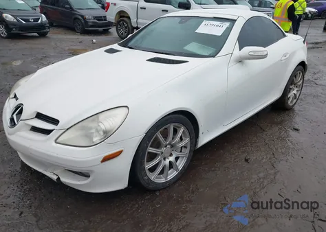 2005 Mercedes-Benz Slk 350 z USA, uszkodzony, nr VIN WDBWK56F15F034206